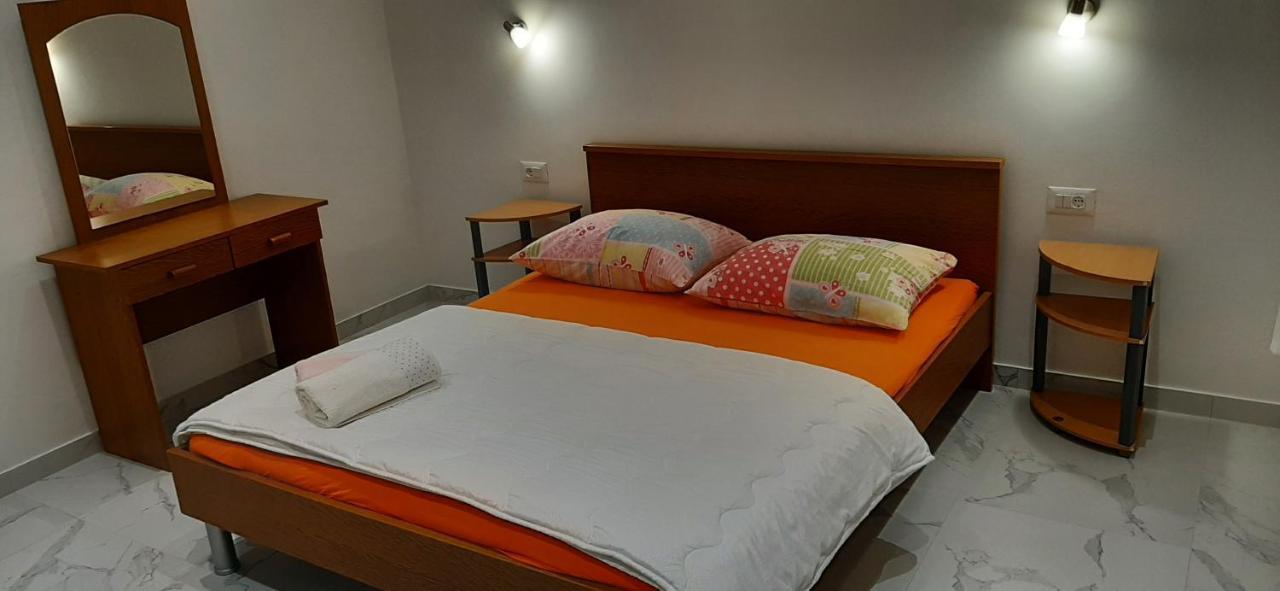 Marin I Vinka Apartment Trogir Exterior photo